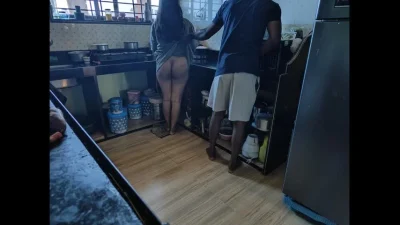 Meri girlfriend ko mere Ghar bulake sex kiya