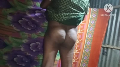 Pados ki bhabhi ko ghar mein jhula kar chudai ki