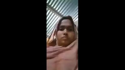 Village Bhabi Showing And Fingering