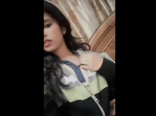 Cute Indian Girl Showing Part 1