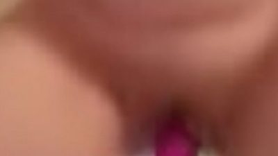 Red dildo chut mein daalti hui desi girl