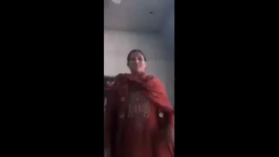 Desi lady showing big boobs and pussy