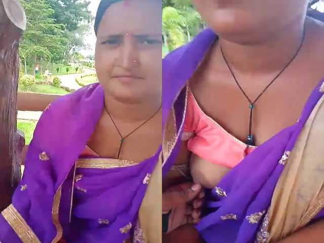 Indian Desi Bhabhi with Lover in Park Desi Sex