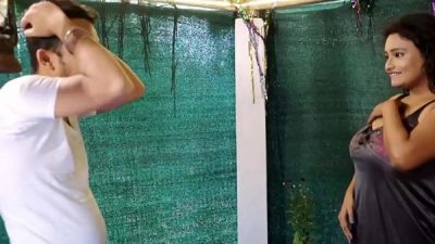 Doodhwale bhaiya ne Tamil bhabhi ki chut chodi masti mein