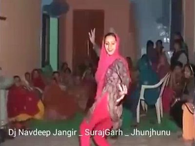 Sexy Bhabhi From Haryana Dancing In Wedding