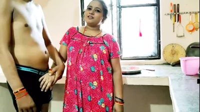 Stepmom’s sucking cum in mouth