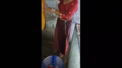 Bhabhi Suhagrat Karke bathroom per Naha kar maja le raha hai Hindi Solo Sex
