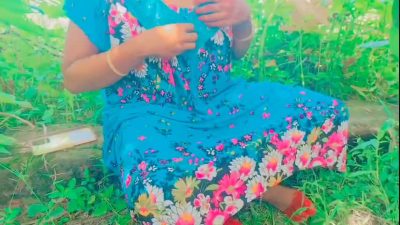 Pooja Bhabhi Coming Nearst Forest Area Jungle and Slow Slow Touching Beautiful Pussy Fingering- Outdoor