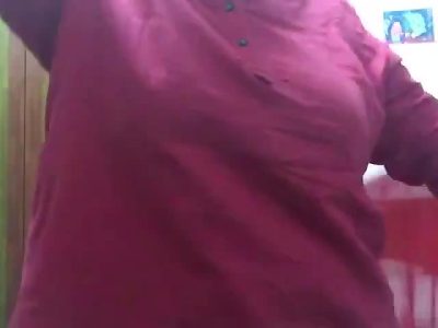 Desi Mallu Bhabhi Gets Naked Showing Juicy Boobs