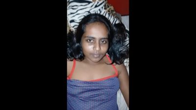 Desi brown girl rubbing clit