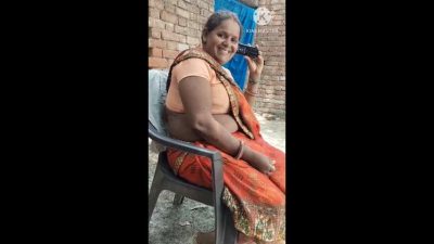 Desi Mature Shy Bhabhi Showing Boobs Pussy in Outdoor