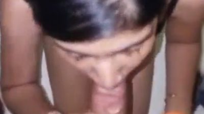 Tamil girl apne bf ko handjob aur blowjob deti hai