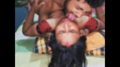 Patni Ko Raat Me Godhi Bana Kar Choda Bohat Maja Aya