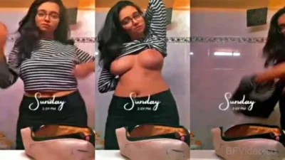 Sexy Colllege Girl Showing Her Hot Boobs