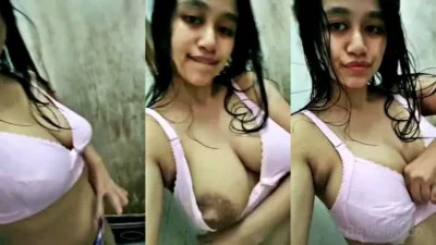 Sexy Horny Teen Girl Showcasing Her Nude Body