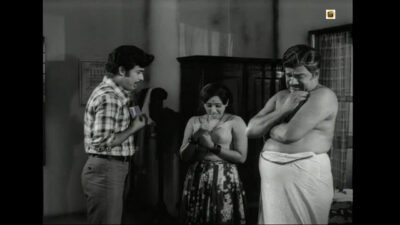 Unknown actress boobs n bra Iniyum Kanam movie scene