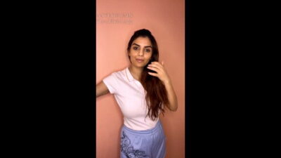 Anveshi Jain Live