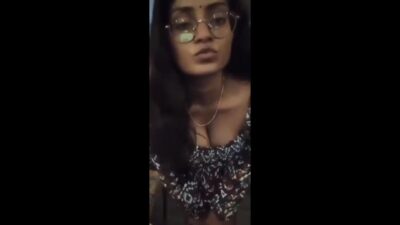 Desi beauty showing big boobs