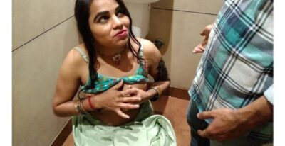 प्लम्बर ने लड़की की चूत चोदी उसे अपना लंड दिखाकर