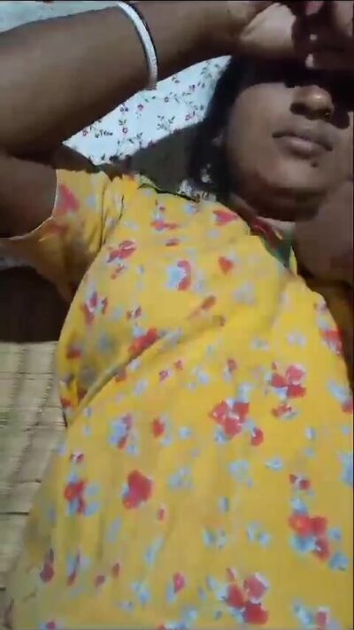 Girlfriend ki chut ragad kar ungli karta hua boyfriend