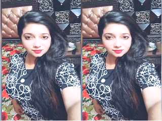 Today Exclusive- Sexy paki Girl Showing Her Big Boobs