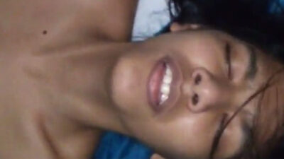 Girlfriend ki hairy chut ki missionary pose mein chudai