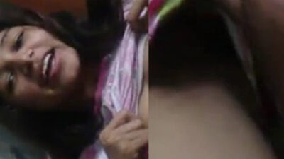 Tamil girl ki boobs aur chut ki video banata bf