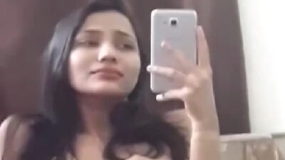 Indian girl Kiara fingering sex karti hui