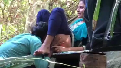 Sexy girlfriend ki park mein chudai ki leak mms