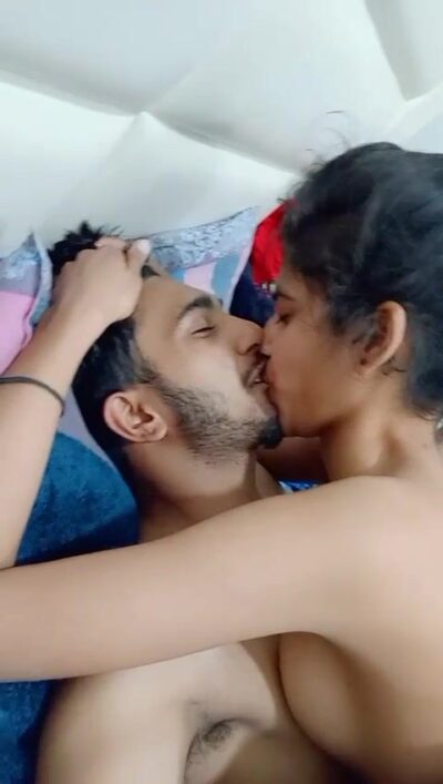 Cute Indian couple sex karke video record karte hue