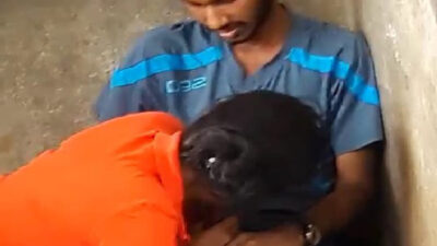 Boyfriend ka lund suck kar rahi hai college girl