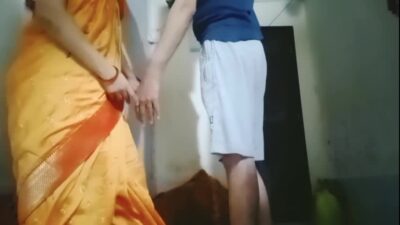 Desi bhabhi ke shath mast chudayi