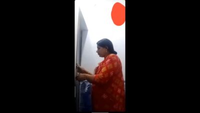 Bhabi Showing Lover