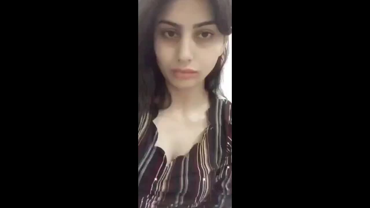 Desi beauty showing full naked