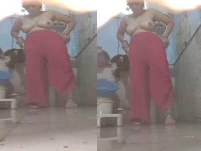 Friend mom nude bath caught on camera under the door