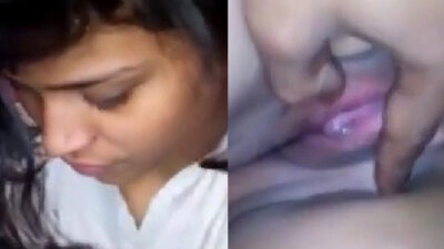 College girl ki pink chut ragad diya bf ne