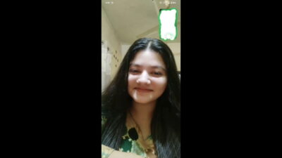 nusrat from Bangladesh Showing Cute Boobs on Chamet Live with FACEmp