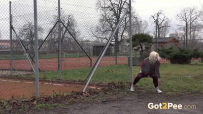 Blonde babe relieves her piss desperation