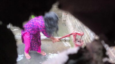 I see my step aunty and my step uncle taking a bath