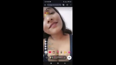 Chinnu Telugu Pulls Down her Shorts and Shows her Big Round Ass and Pussy