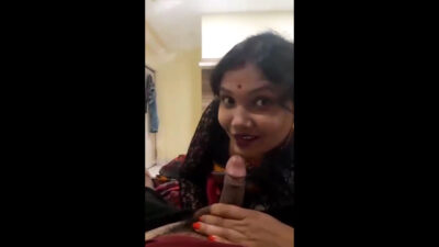 Beautiful boudi blowjob