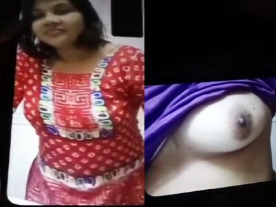 Bhabhi affair with lover exposed her boobs at desi49