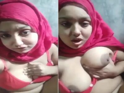 Hijab girl opens bra and round boobs show on cam