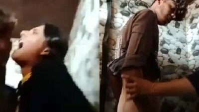 Desi girlfriend Riya ki chudai bathroom mein