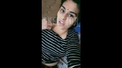 Showing Cleavage And Dirty Talks On Tango Live