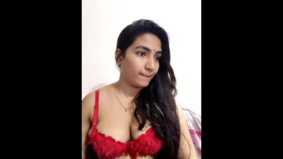 Beautiful Bhabhi Hairy Pussy Fingering
