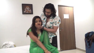 A desi girl called his ex boyfriend and made a hardcore session