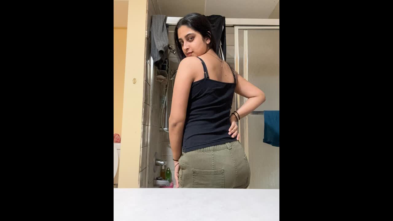 Sexy maal babe