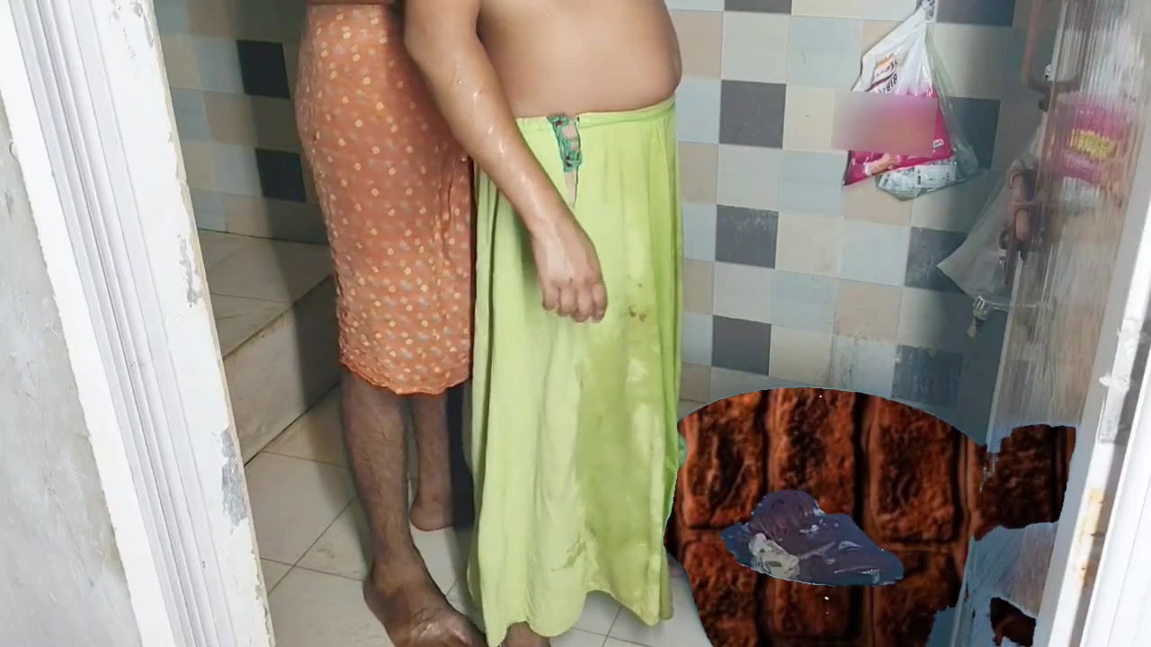 Desi Indian Thirsty Sister-in-law Left While Bathing