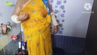 Desi Anuty Ki Sexy Shower Time